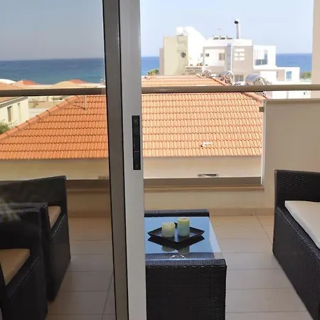 Aphrodite Sea View شقة *
